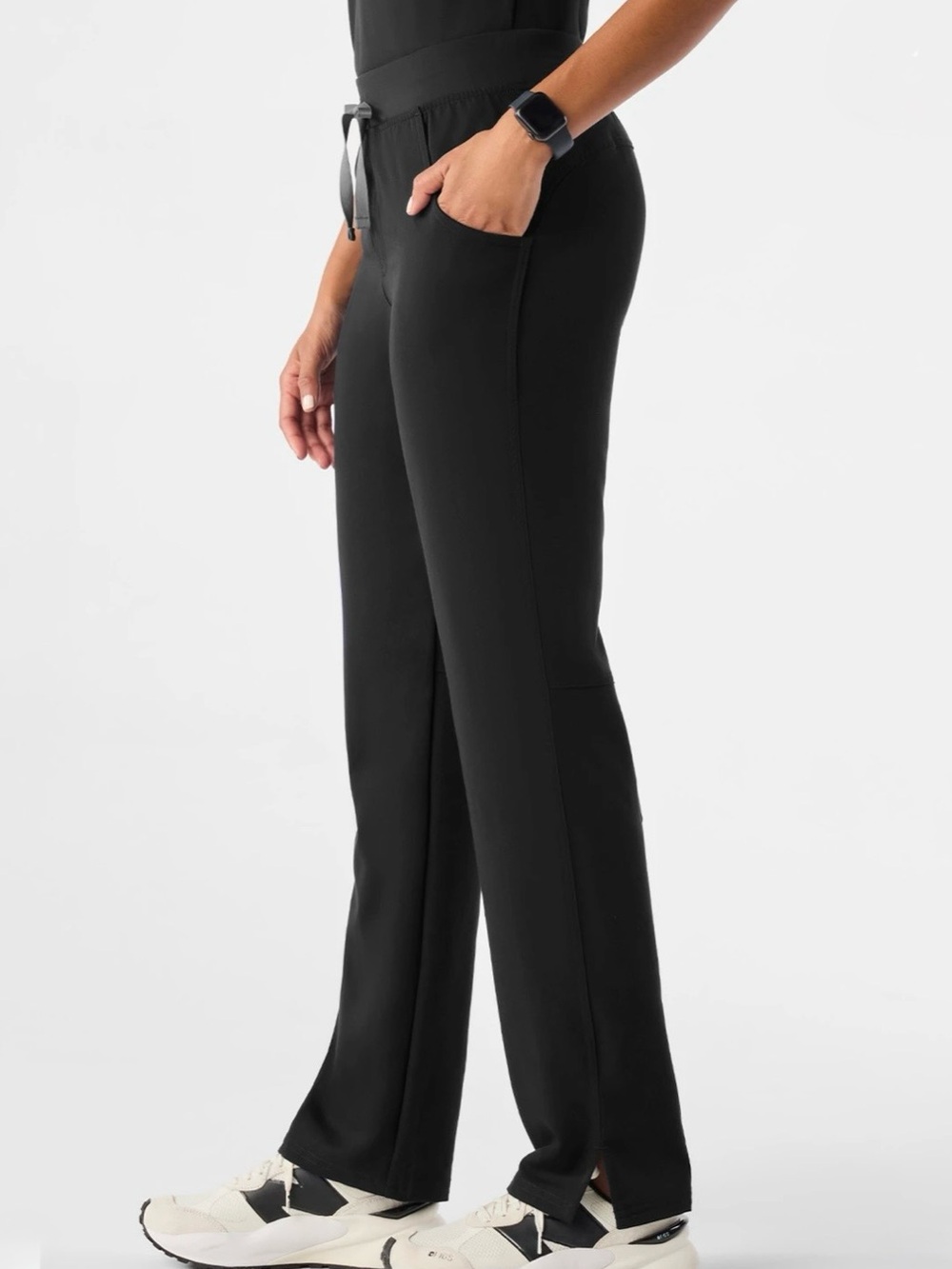 Figs Woman’s Black Kade Cargo Scrub Pants | Size MP